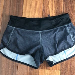 EUC Lululemon speedy short. Black/Grey. Size 4